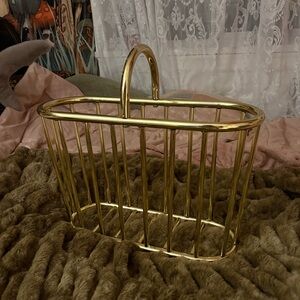 Gold Metal Wire Basket/magazine holder